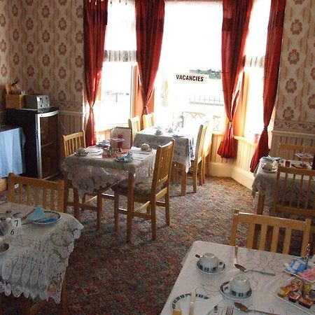 Copperfields Guest House Great Yarmouth Exteriör bild