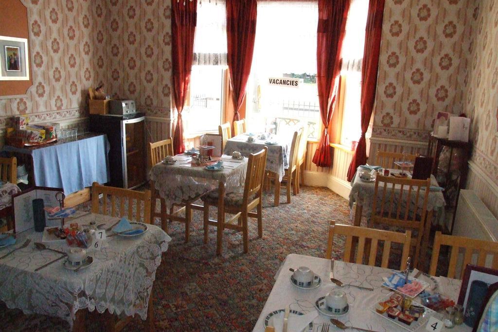 Copperfields Guest House Great Yarmouth Exteriör bild